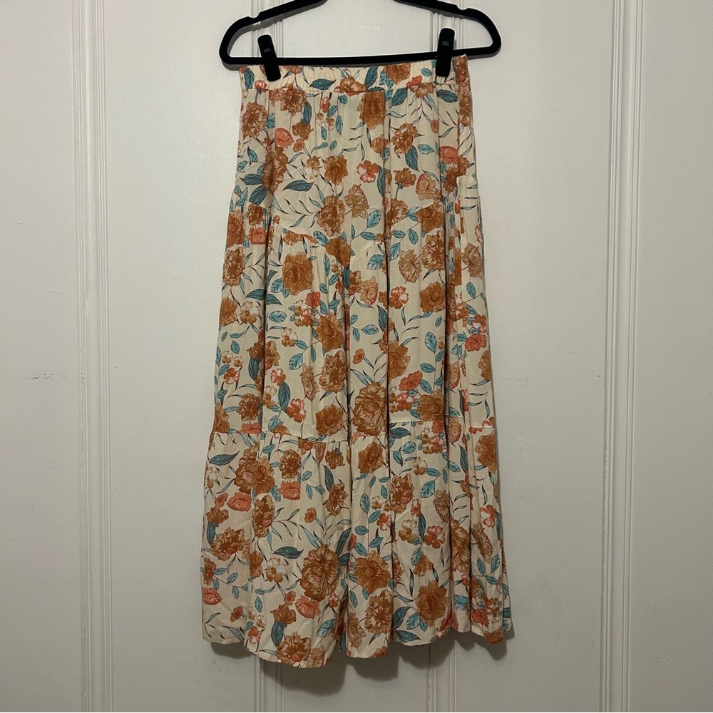 Hayden Cream and Orange Floral Maxi Skirt Never Worn, brand new Size Large